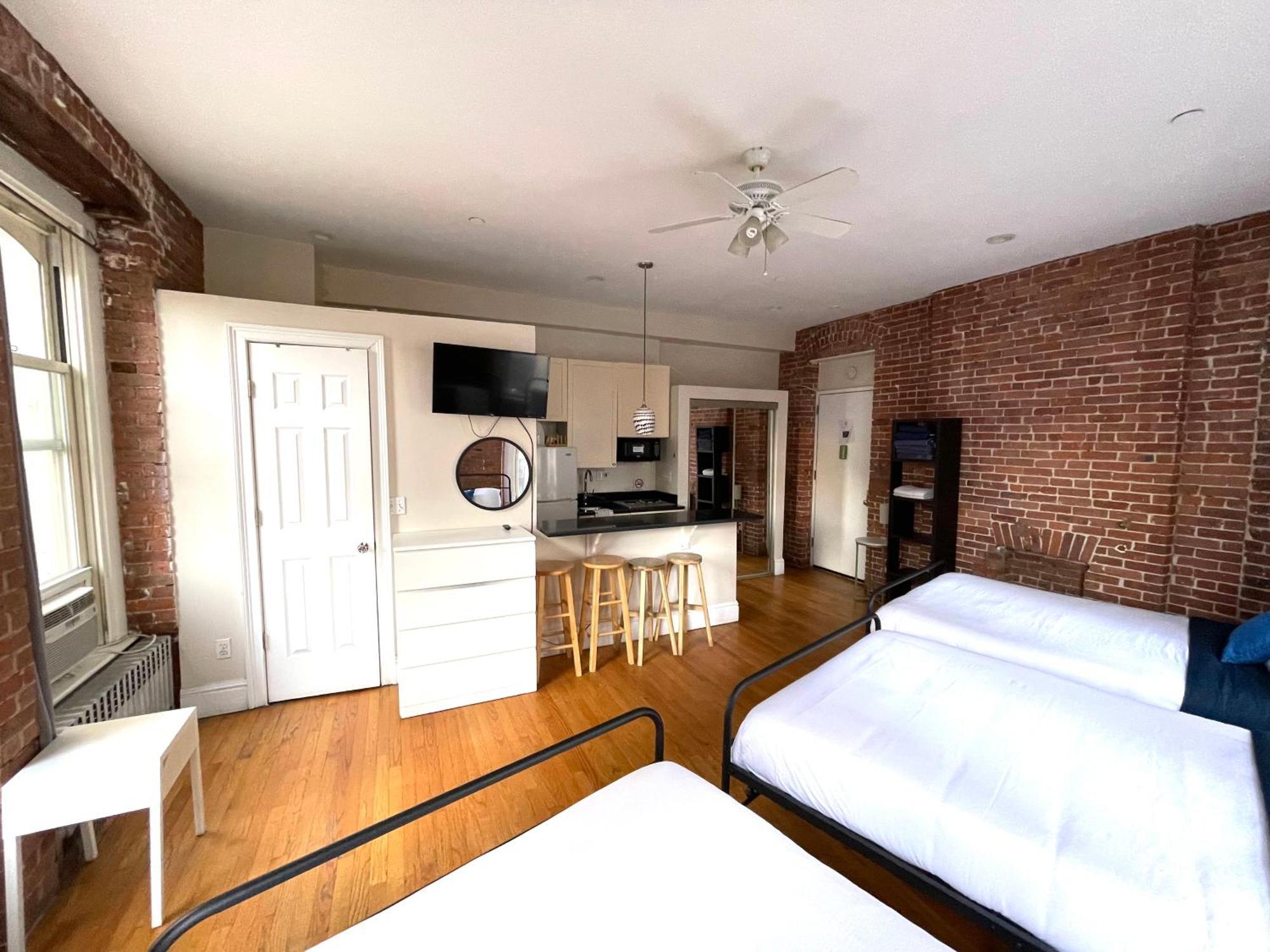 Nest Loft Herald Square Apartment *